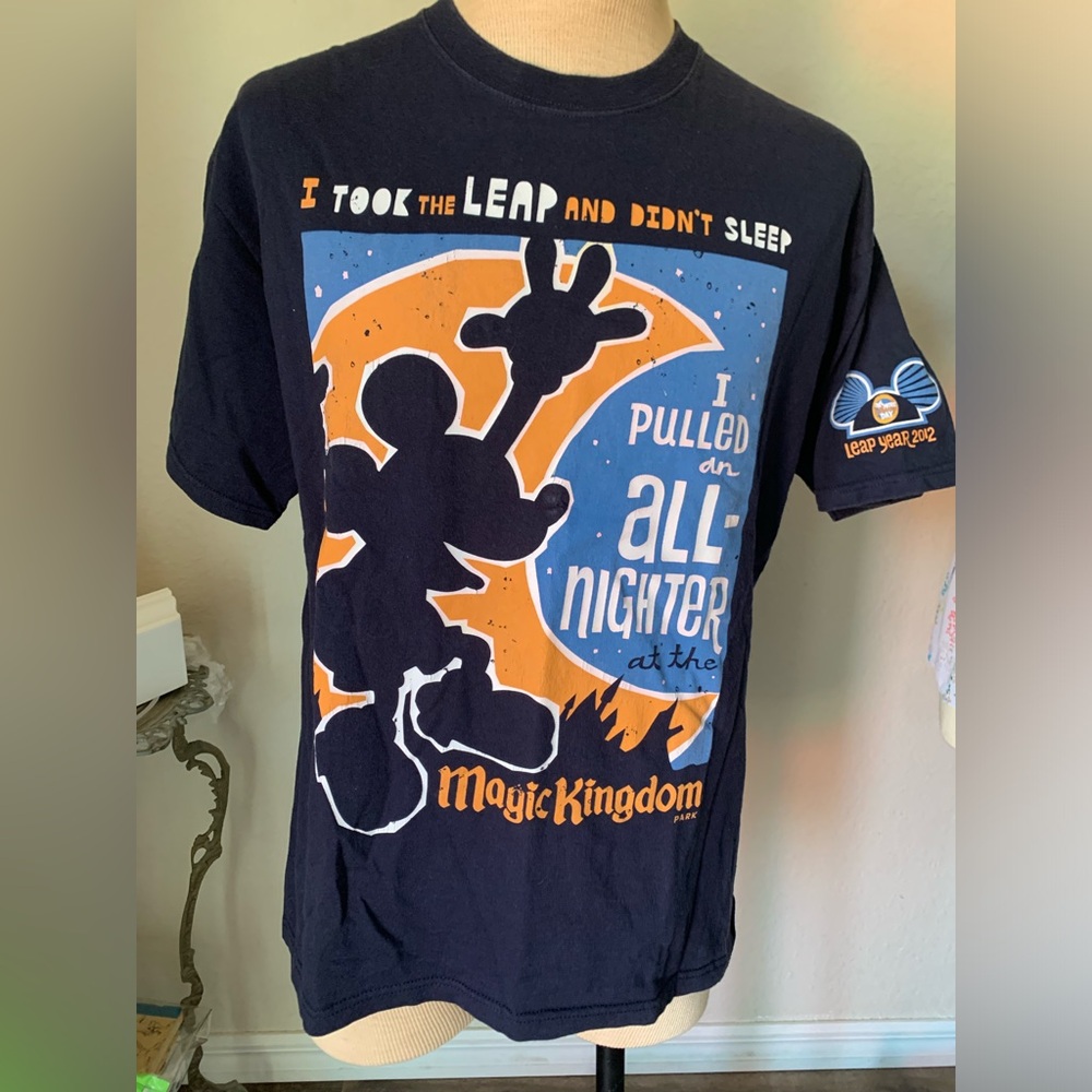 Disney vintage Leap Year 2012 All Nighter Tshirt Size L Mickey Magic Kingdom